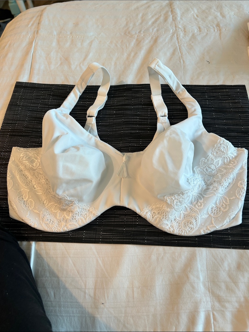 Olga White Lace Underwire Bra with Embroidered Accents